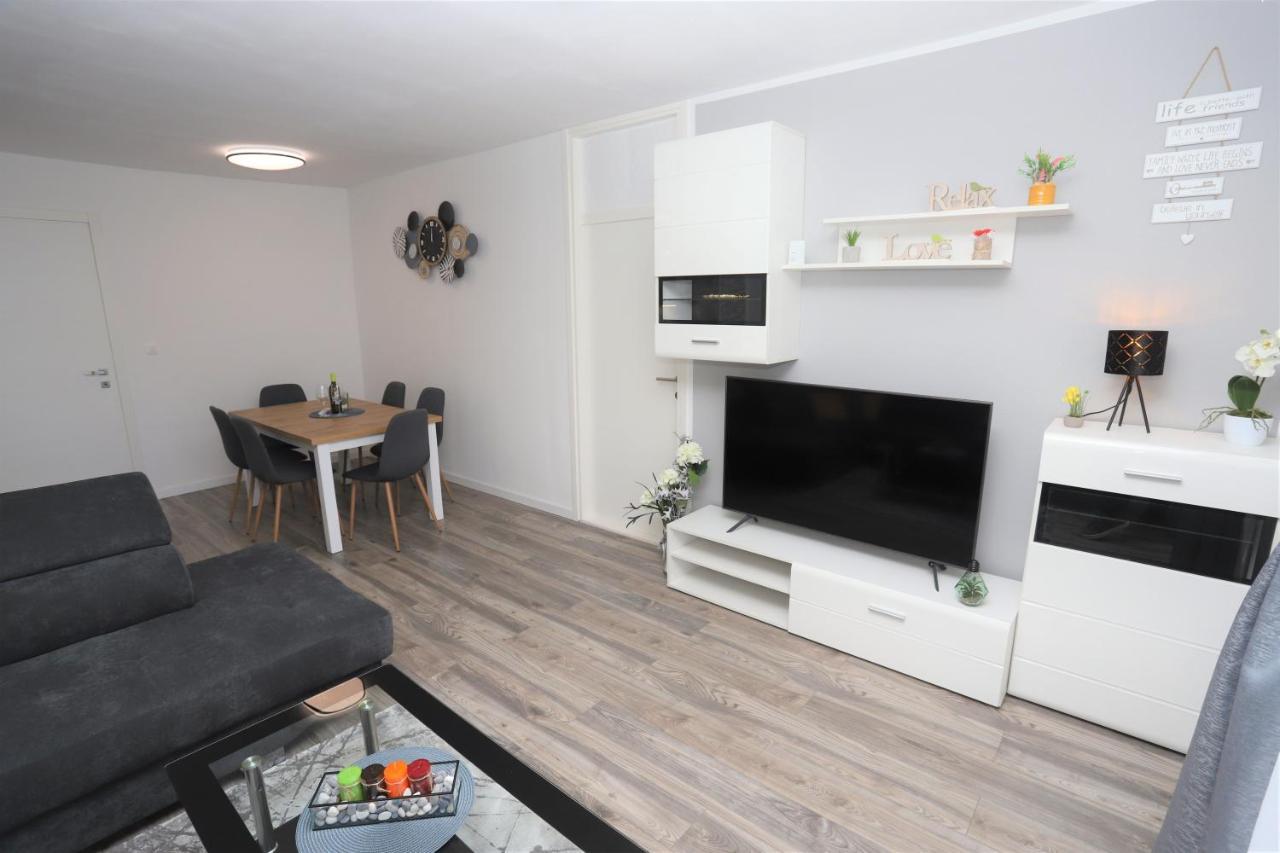 Apartman Perla Deluxe โปเรช ภายนอก รูปภาพ