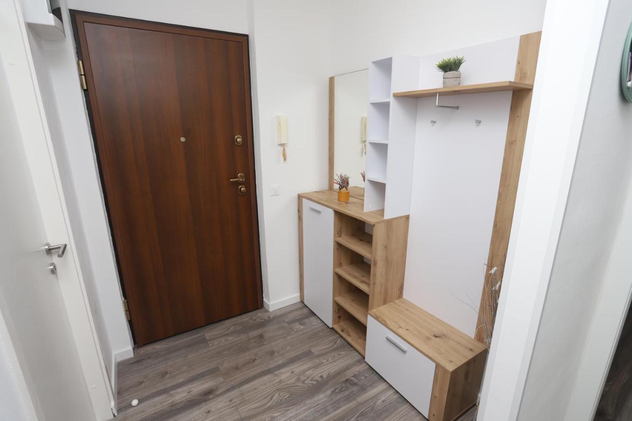 Apartman Perla Deluxe โปเรช ภายนอก รูปภาพ