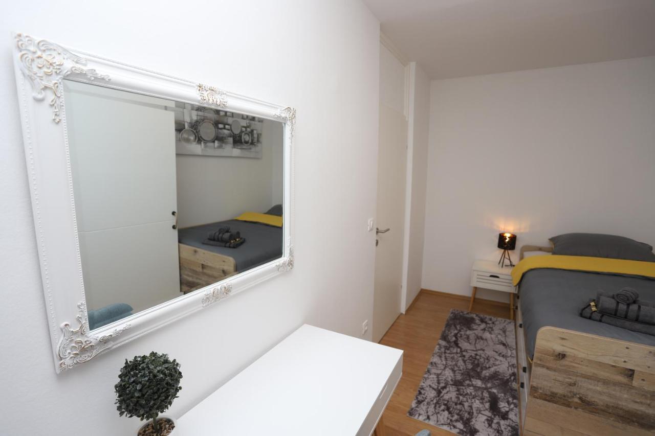 Apartman Perla Deluxe โปเรช ภายนอก รูปภาพ