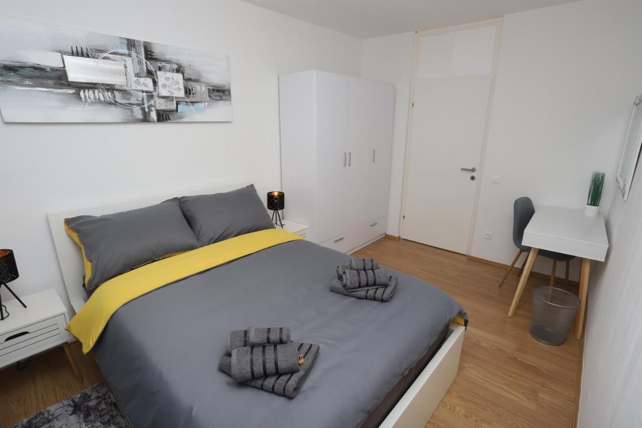 Apartman Perla Deluxe โปเรช ภายนอก รูปภาพ